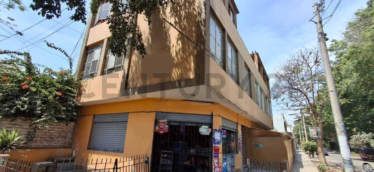 Local Comercial en Avenida san Martin