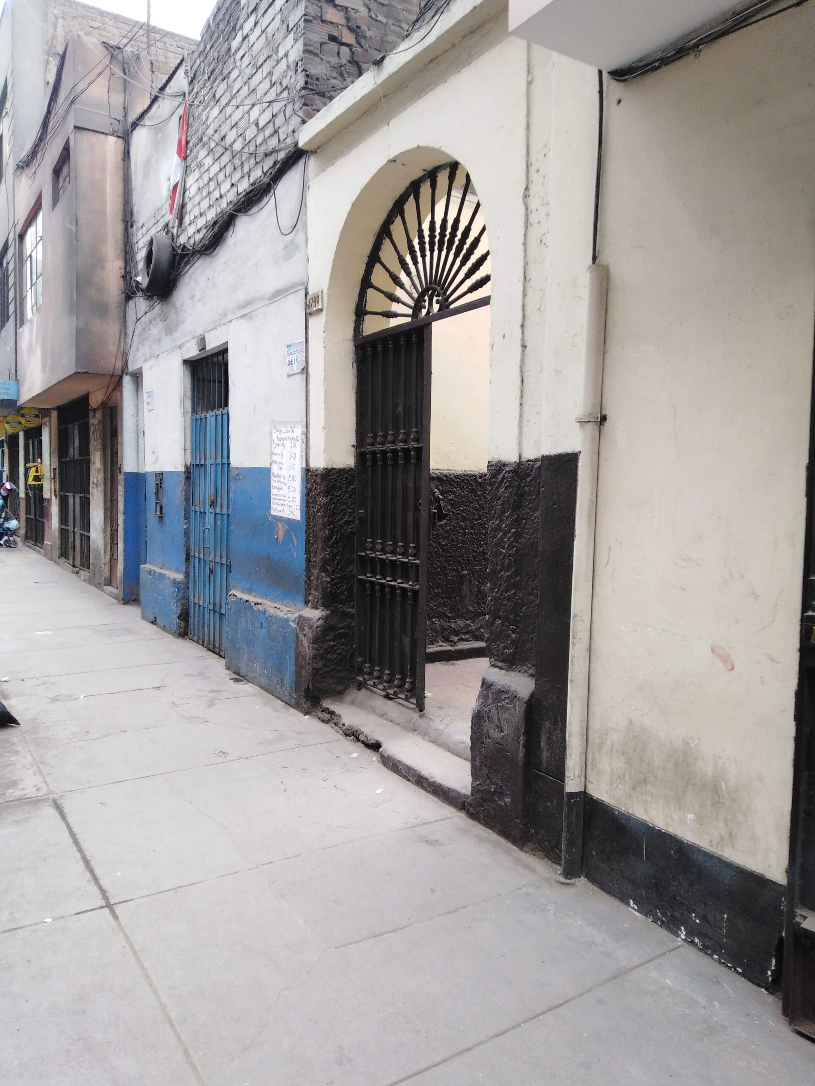 Vendo Departamento En Avenida Grau Como Terreno O Almacen