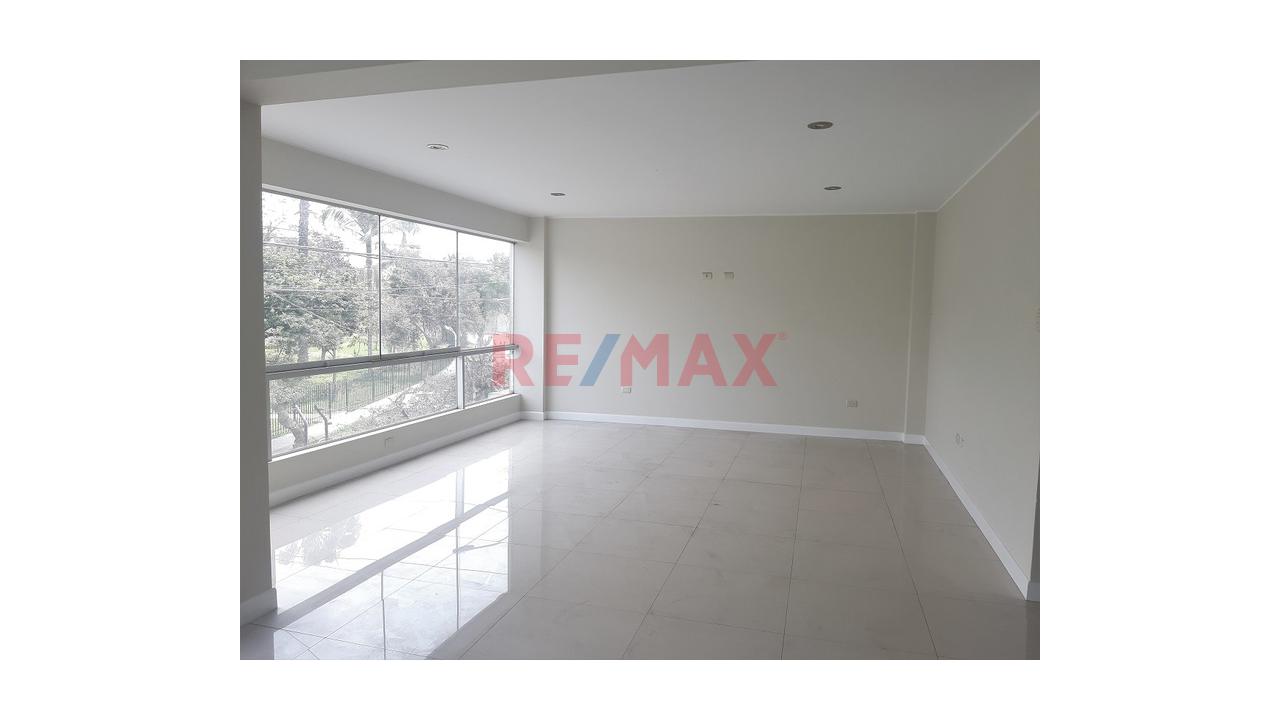 Departamento De Estreno - Finos Acabados - 184M2 - 4 Dormitorios - 4.5 Baños - 2 Estacionamientos