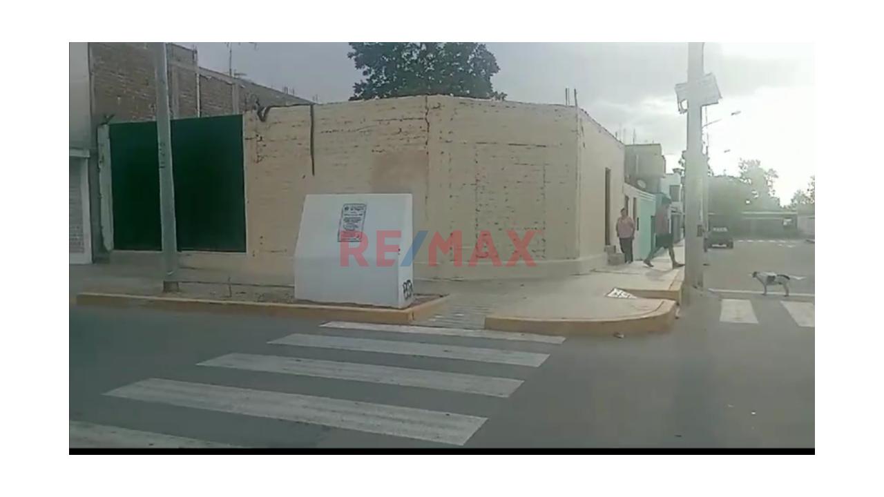 Se Alquila Local Comercial Frente A La Plaza De Armas La Tinguiña