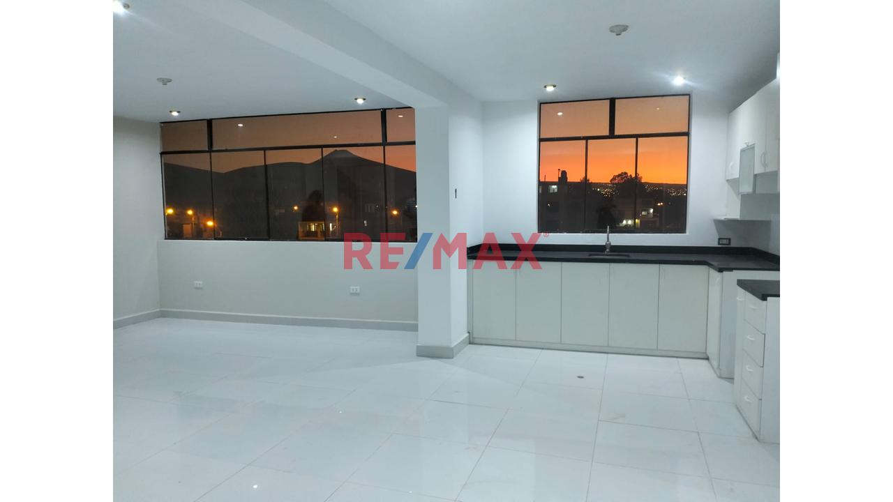 Se Vende Departamento Tercer Piso Urb Oasis