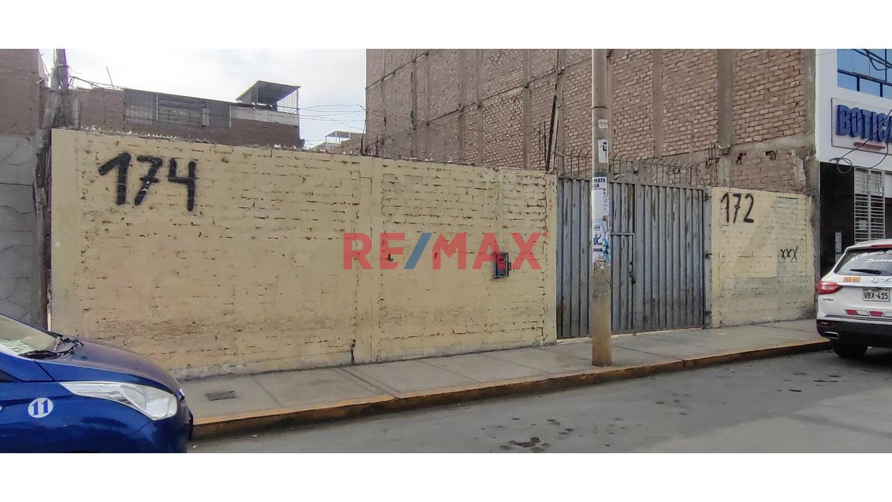 Se Alquila Amplio Local Comercial En El Centro De Ica