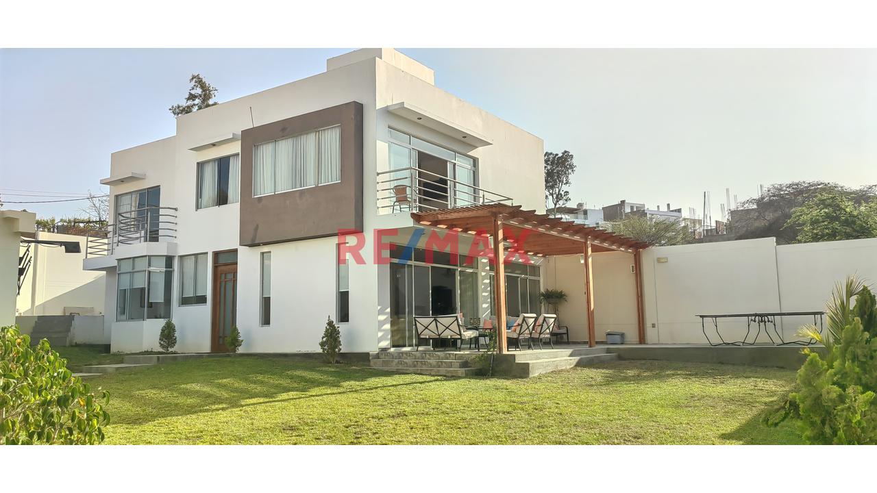 Se Vende Moderna Casa En La Residencial La Angostura