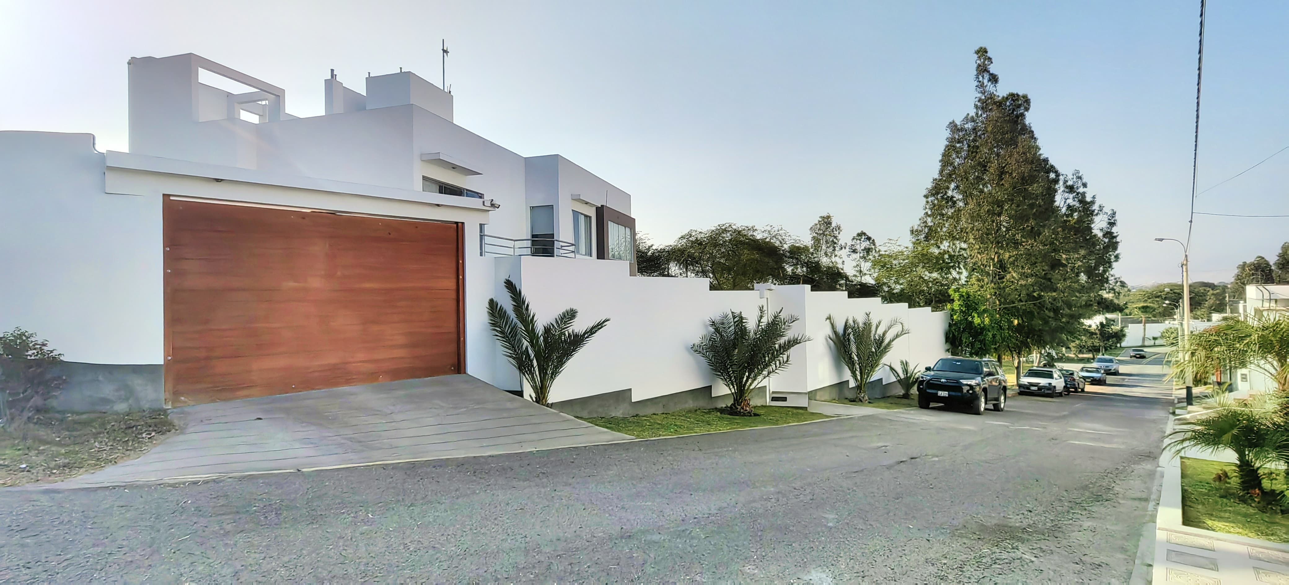 Se Vende Moderna Casa En La Residencial La Angostura