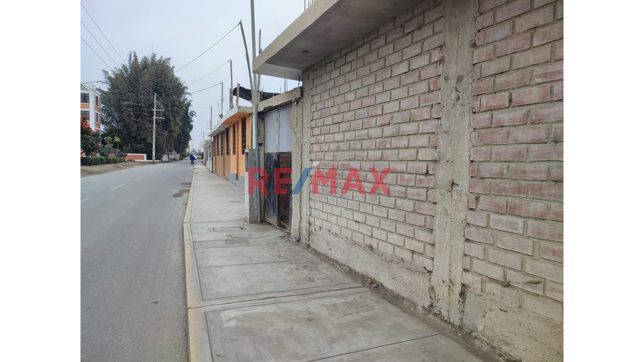 Se Vende Casa Cerca A La Plaza De Armas En Grocio Prado