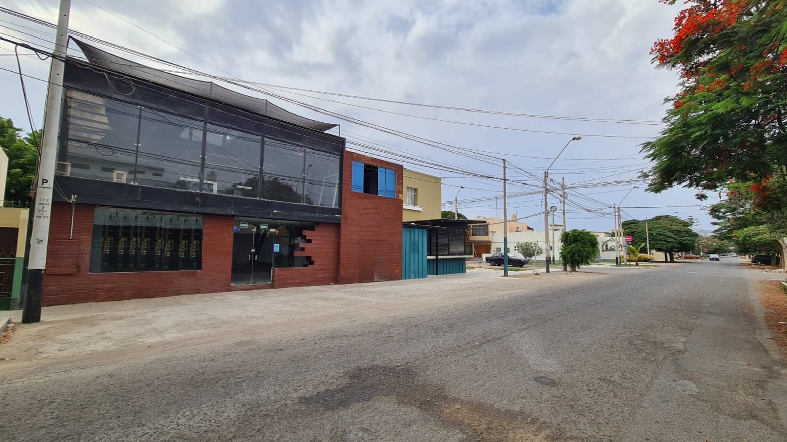 Alquiler De Local Comercial En Toda Esquina De Av Principal