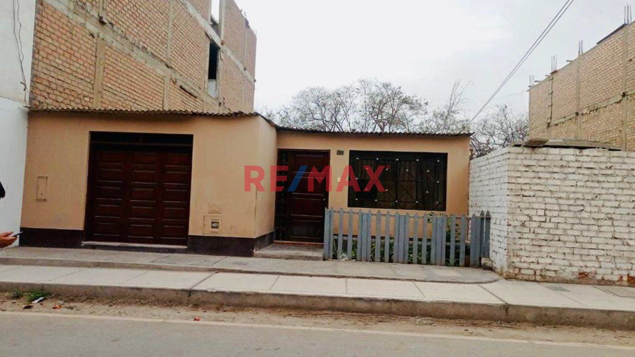 Vendo Casa A Precio De Terreno 185.9 M2 - Puente Piedra