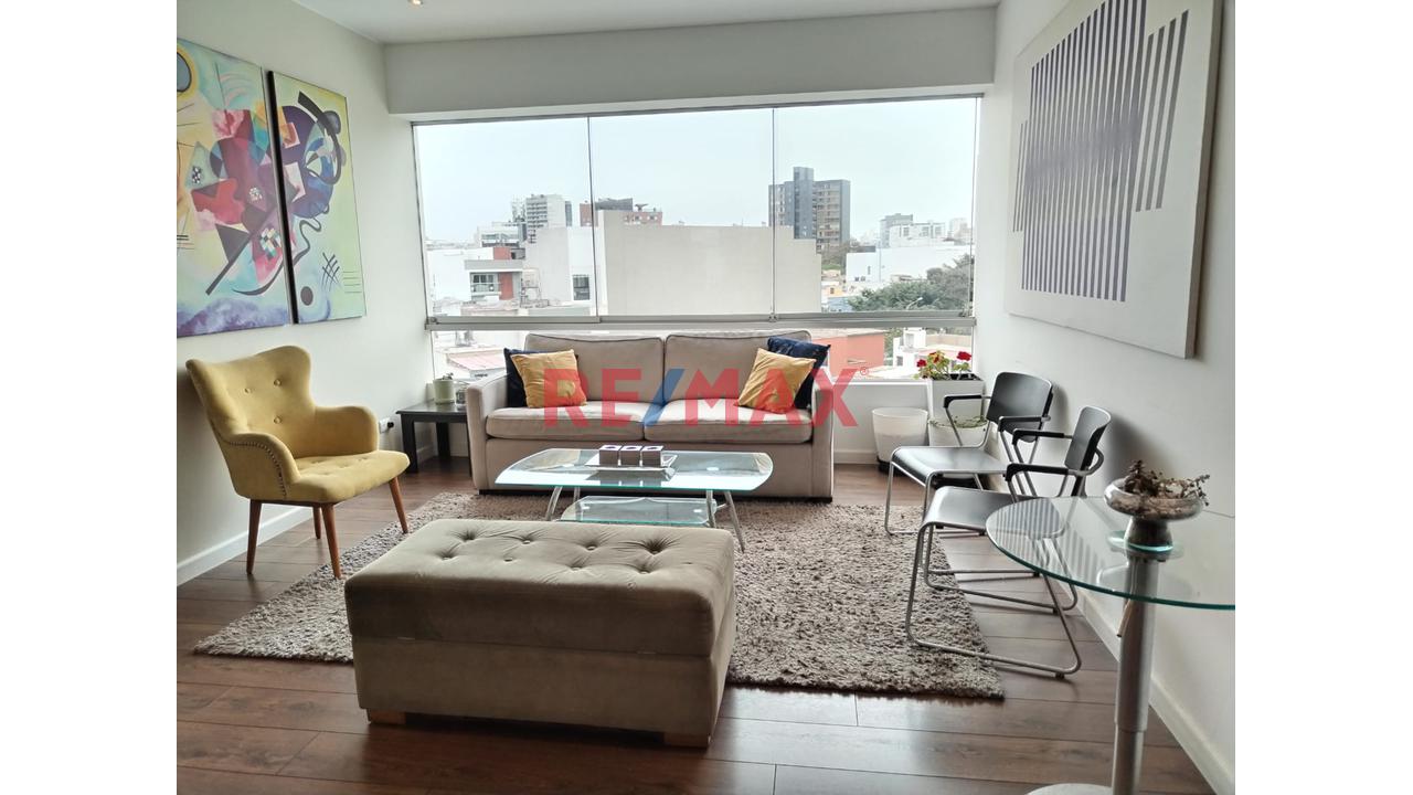Venta De Departamento En Miraflores De 130M2