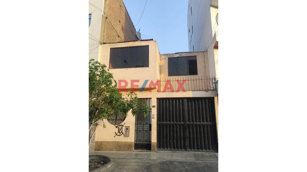 Venta De Casa De 130M2 En Los Olivos