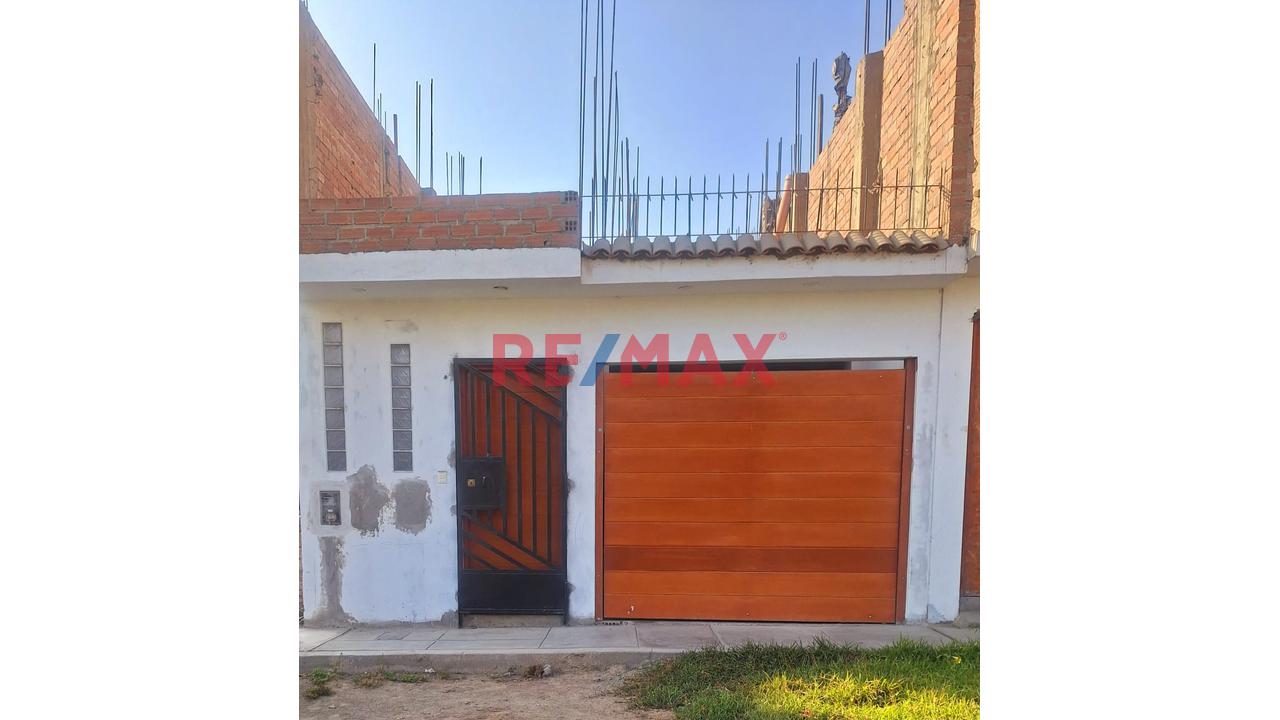 Se Vende Casa Frente A Parque En Urb San Antonio
