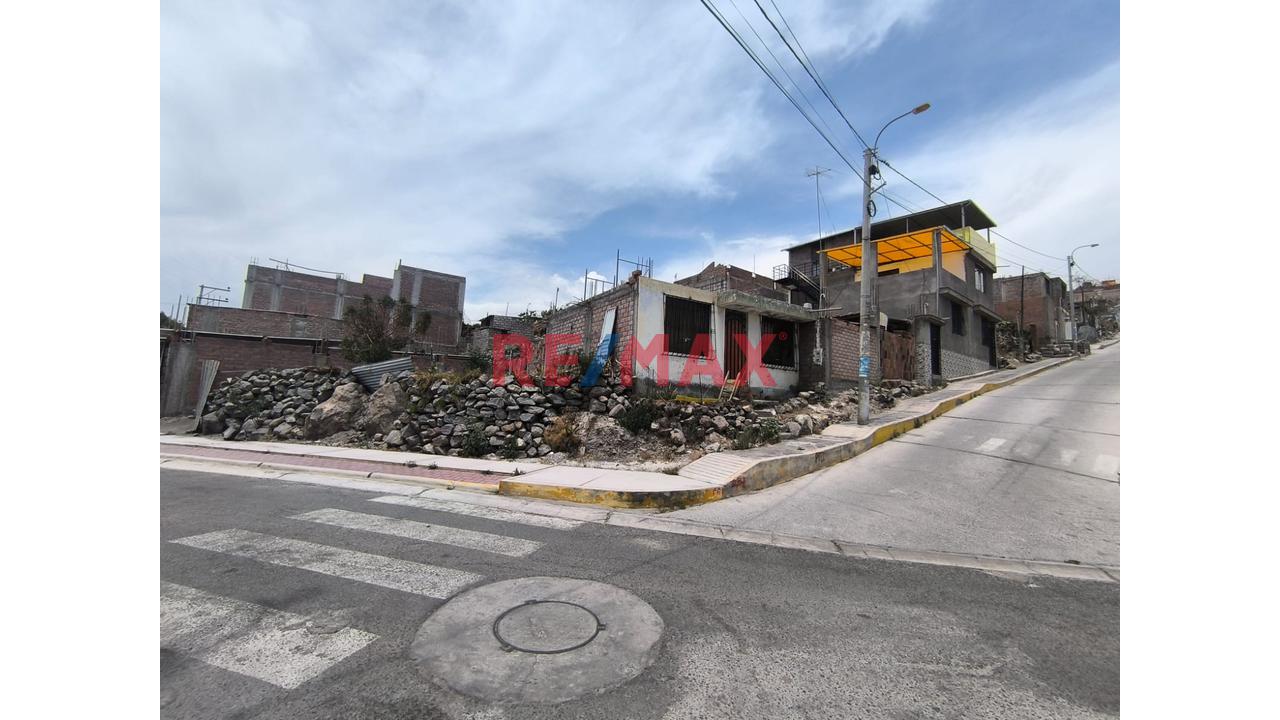 ¡Oportunidad Venta De Casa Como Terreno En Sabandía!