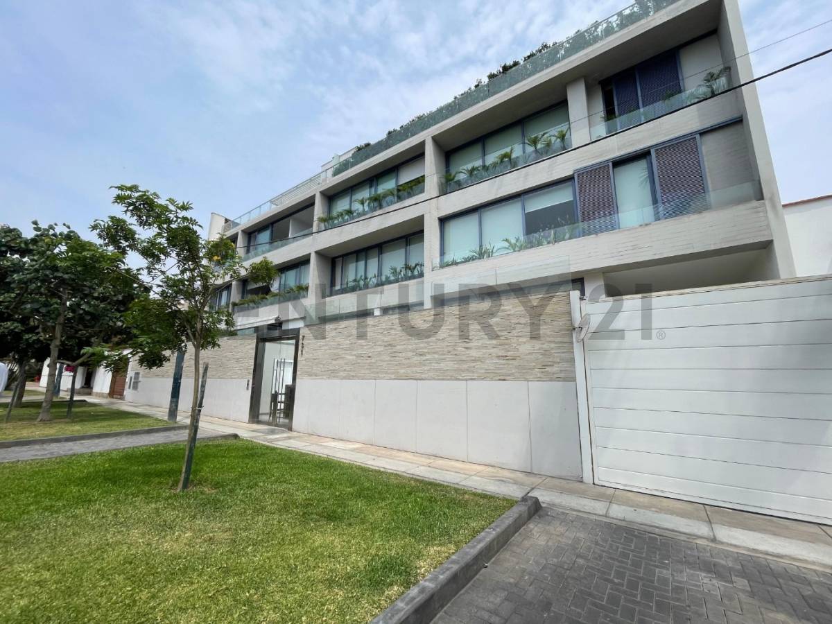 AMPLIO DPTO. EN SAN ISIDRO CON TERRAZAS, JARDÍN Y LUJO EN EXCLUSIVA ZONA SEGURA.