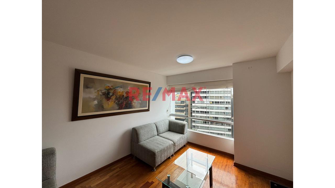 Depa Amoblado Vista Al Club De Tennis De Miraflores 2 Habitaciones Mas Servicio