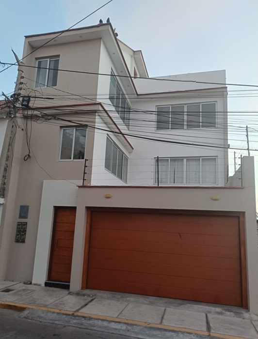 Departamento En Alquiler 100 M2 , 3Er Piso, Urb. Bellamar