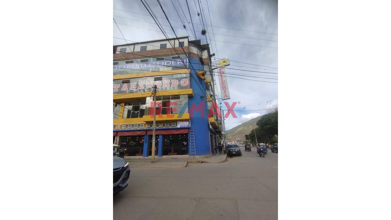 Se Vende Edificio De 5 Pisos Al Frente Del Rio Huallaga Al Costado Del Tottus A.T. 290 M2 Super Comercial Y Con Los 5 Pisos Con Renta Mensual.